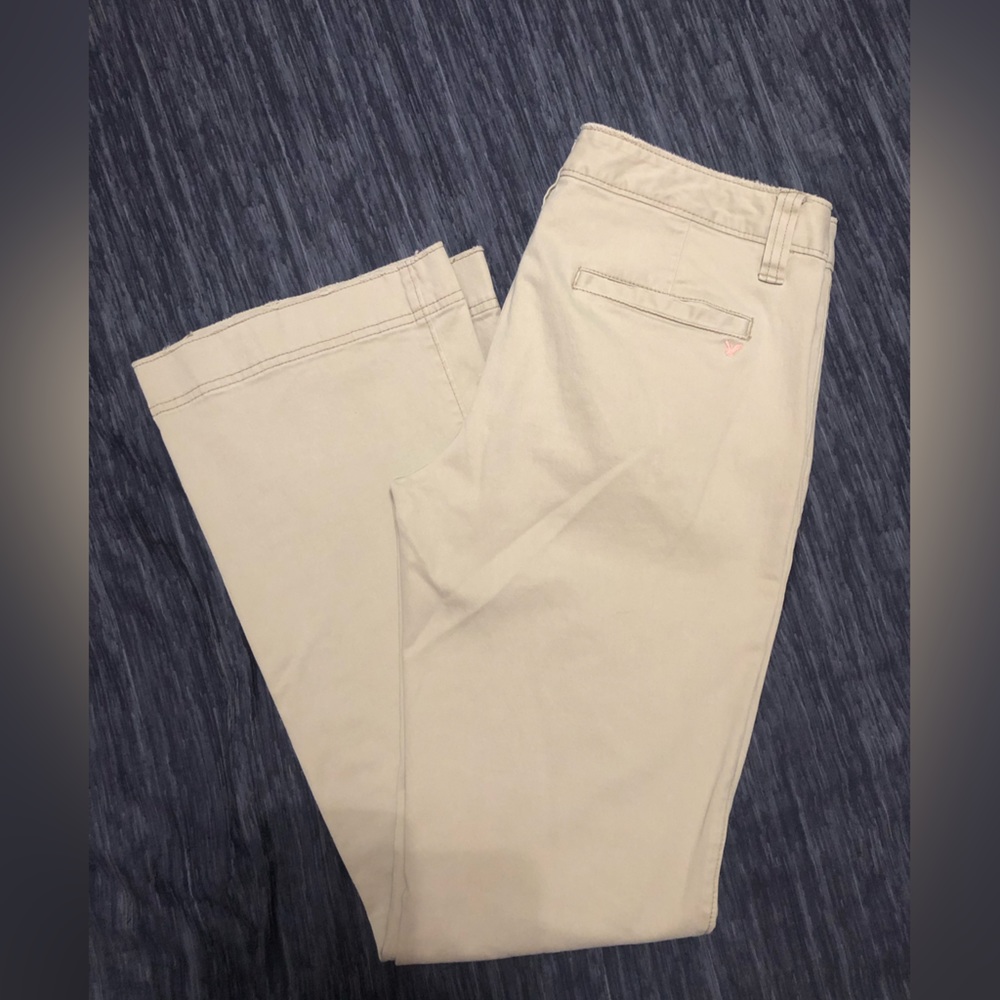 American Eagle. Khaki. Size 8